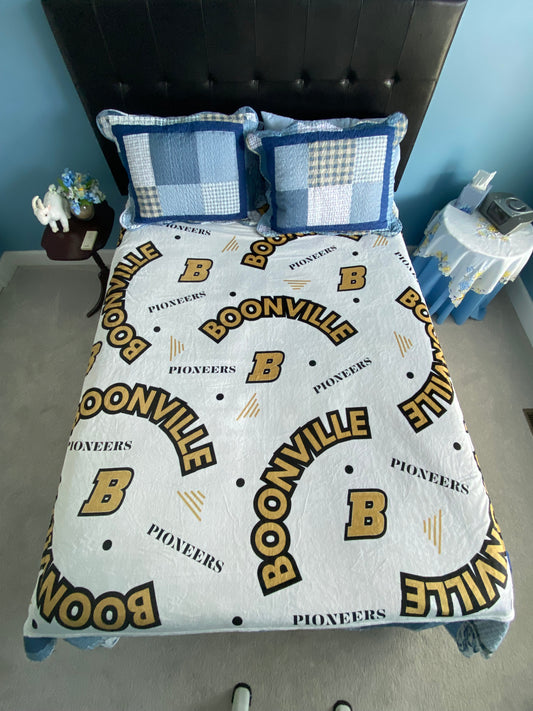 Boonville Pioneers Oversized Flannel Blanket (white)