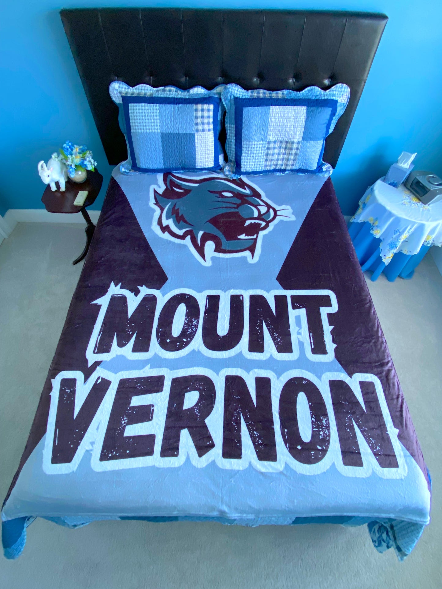 Mount Vernon Wildcats Oversized Blanket (mascot)