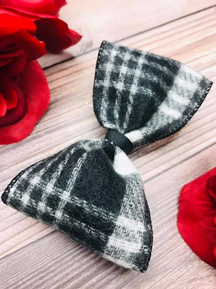 Carriage Ride Flannel ( Black and White)