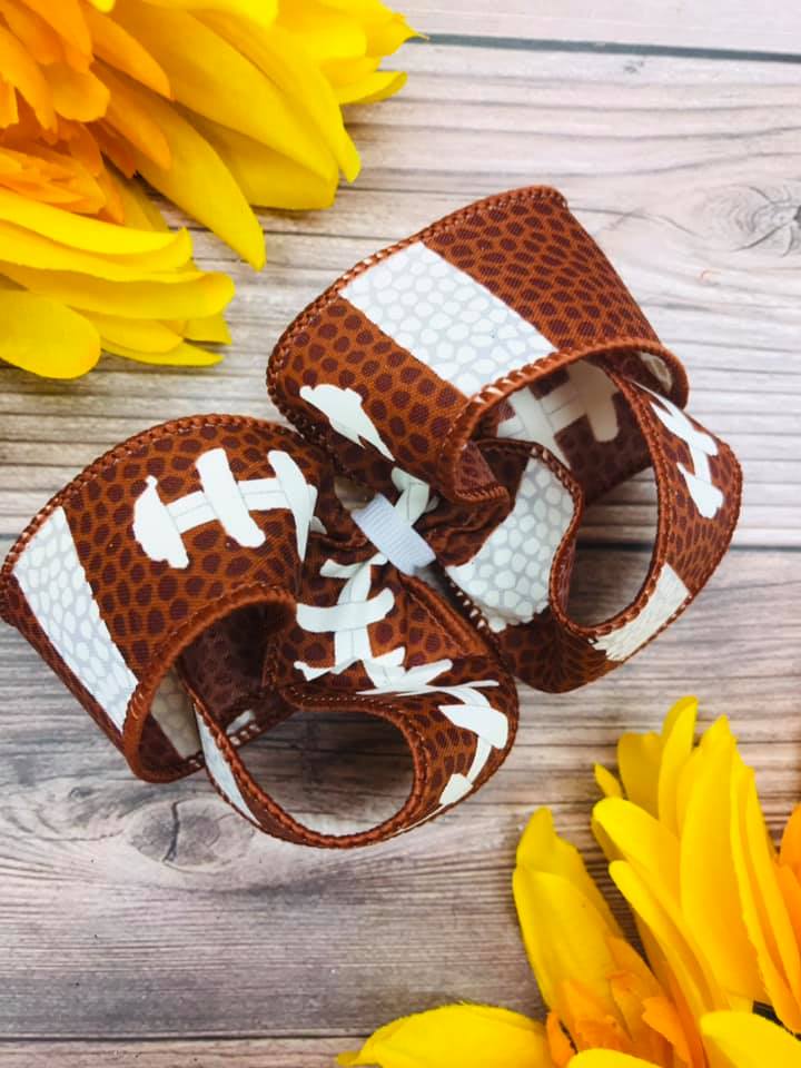 Laces Out