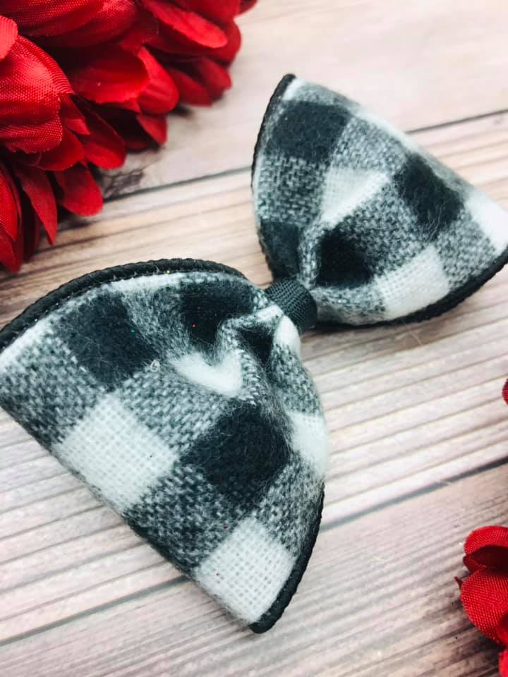 Checkered Scarf (Black and White)